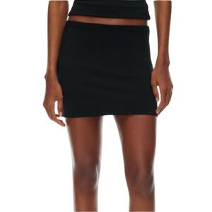 Aritzia Contour Enrich Skirt